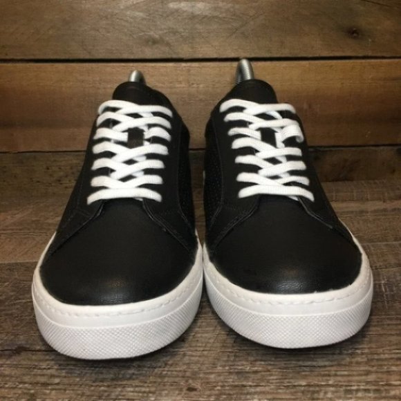 NEW Women’s Steve Madden Von Sneaker - Picture 2 of 10
